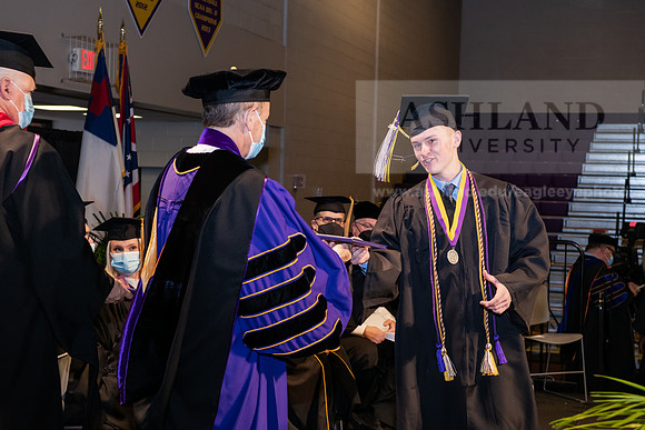 066BachelorBusinessWiGrad1221ALW_7005