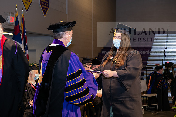 035BachelorNursingWiGrad1221ALW_7100