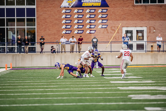 AUvIUPFootball0924AWB_3868