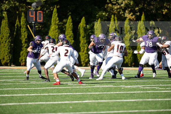 AUvDavenportFootball1019ALW_7256