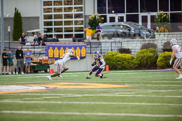 AUvIUPFootball0924AWB_3737
