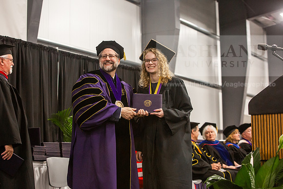 002SpGradBachelorSciEducation0525JH6Q8B9554