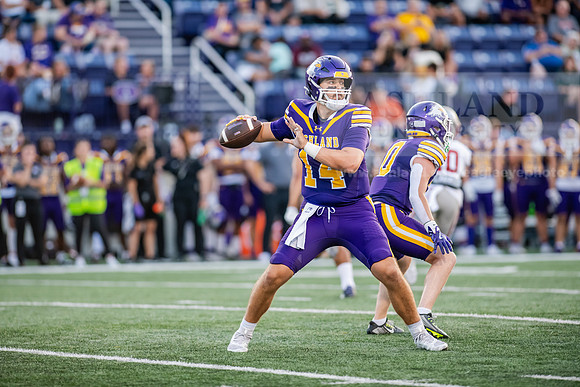 AUvIUPFootball0924AWB_3756