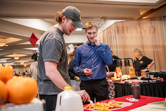 DiningServicesFoodShow0225AWB_6663