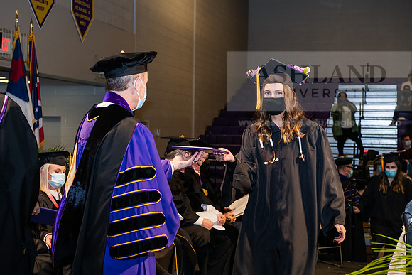 041BachelorNursingWiGrad1221ALW_7104