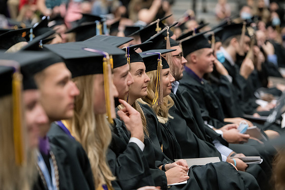 140WiGradCeremony1221ALW_6434