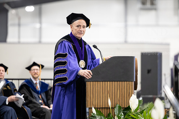 001SPGradCeremony0522FU1A8744