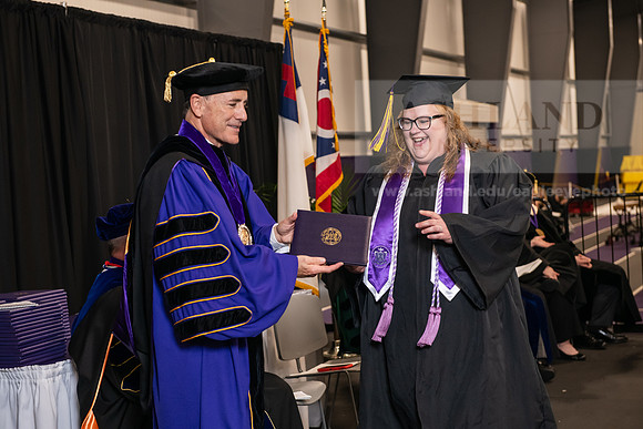 064SpGradBachelorNursing0524AWB_9749