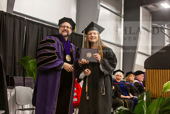 048SpGradBachelorSciEducation0525JH6Q8B9580