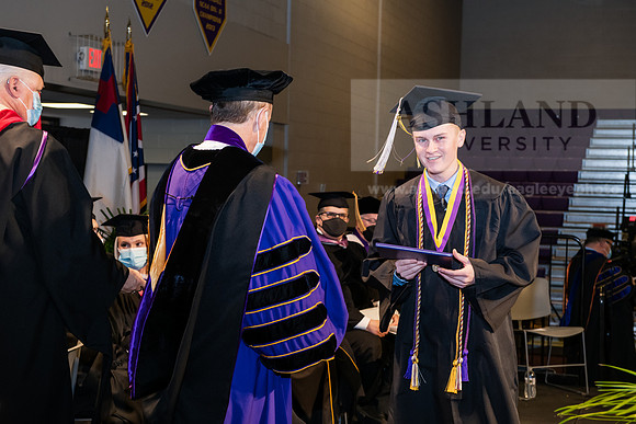 067BachelorBusinessWiGrad1221ALW_7006
