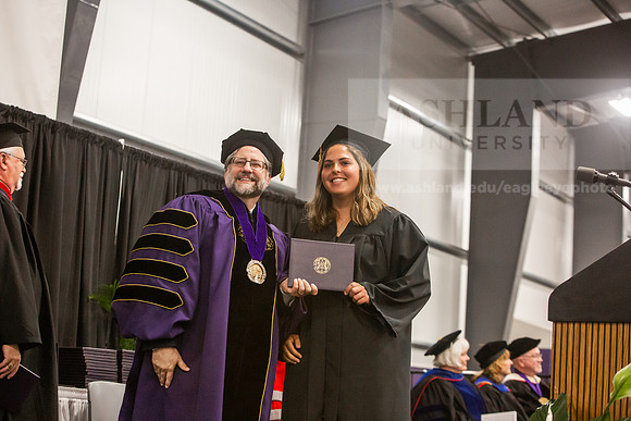108SpGradBachelorSciBusAdmin0525JH6Q8B9405