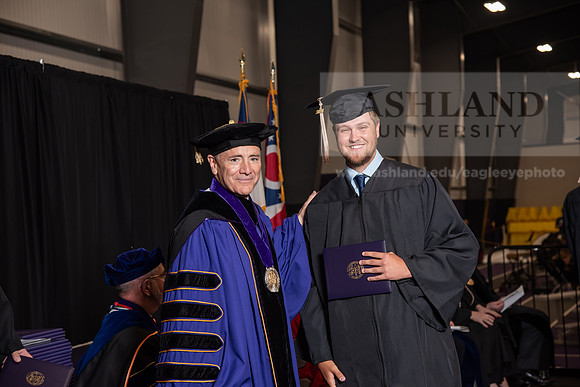 069SpGradBachelorScienceBusiness0524TR_DSC_5401
