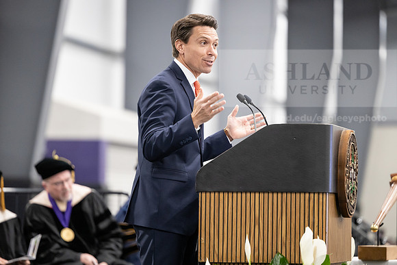013SPGradCeremony0522FU1A8762