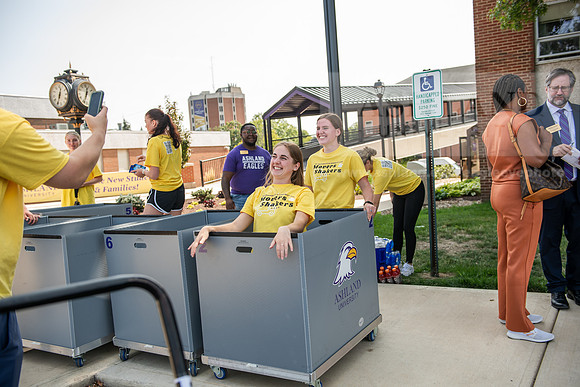 MoveInDay0824AWB_0198