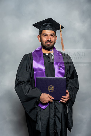 036SpGradMasterBusinessAdmin0525AU-Graduation-2025-Andrew-0415