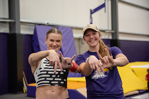 119KatieMoonPoleVault0224ALW_7773