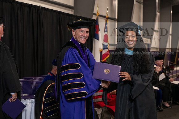 018SpGradMasterEducation0524AWB_9074