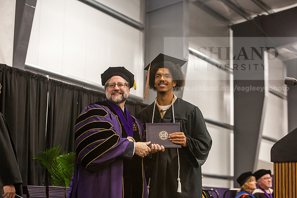 114SpGradBachelorArts0525JH6Q8B8911