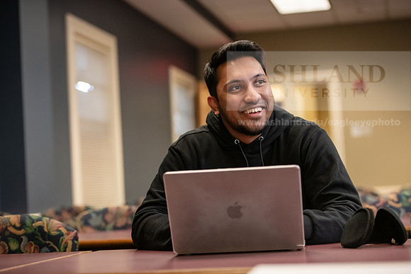 MBADigitalMarketing0324AWB_8398