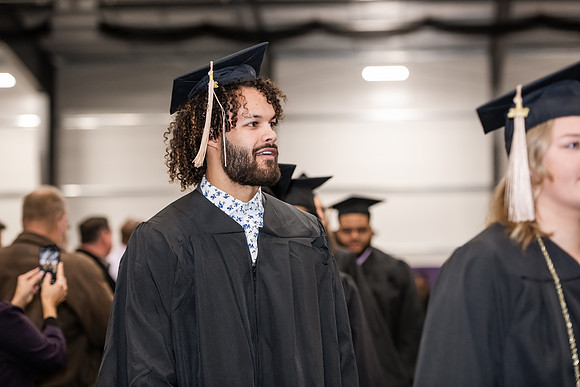 096WIGradProcessional1222ALW_0148