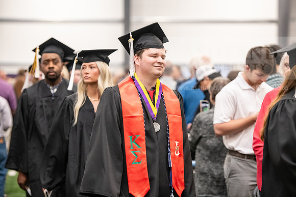 175SpGradProcessional0524AWB_8603