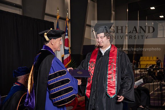 043SpGradBachelorScienceBusiness0524TR_DSC_5382