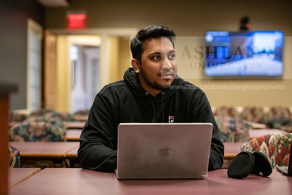 MBADigitalMarketing0324AWB_8379