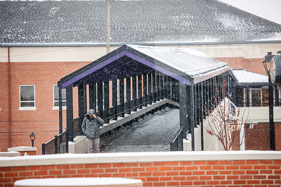 StudentsReturnWinterCampus0125AWB_7113