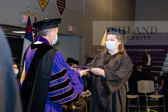 082BachelorNursingWiGrad1221ALW_7134