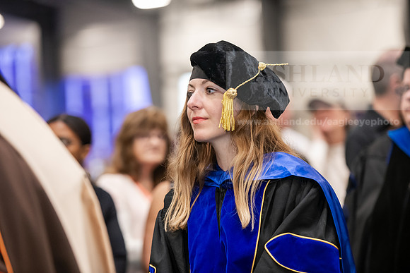 374SpGradProcessional0525AWB_2597