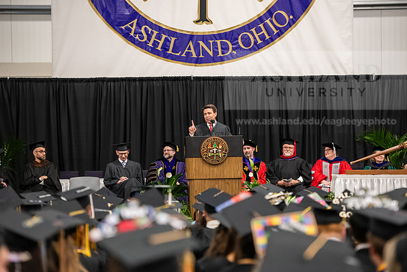 337SpGradCeremony0525AWB_2858