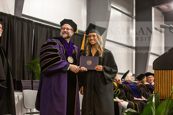 015SpGradBachelorSciNursing0525JH6Q8B9715