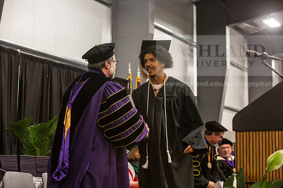 113SpGradBachelorArts0525JH6Q8B8910