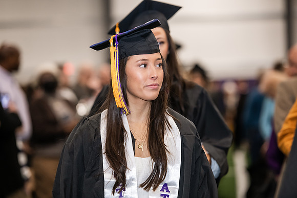 156WIGradProcessional1222ALW_0199