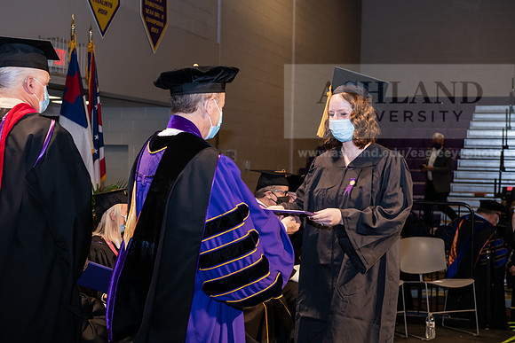 023BachelorNursingWiGrad1221ALW_7092