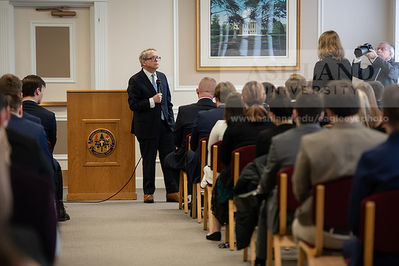 AsbrookGovMikeDeWine0120ALW_9170