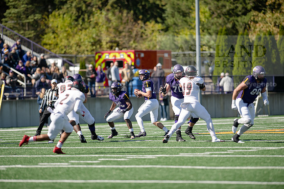 AUvDavenportFtball1019ALW_6060