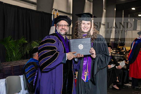 096SpGradMasterBusinessAdmin0525AWB_3120