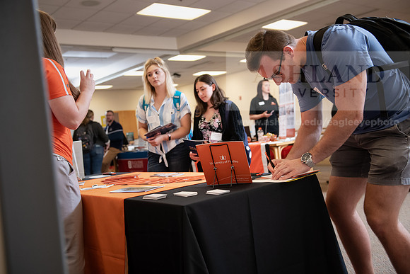 CareerGradFair0919ALW_7589