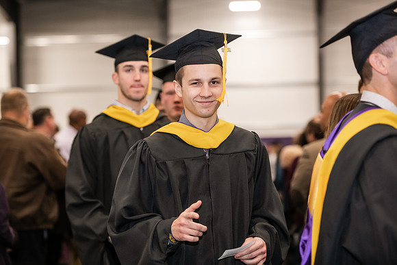 041WIGradProcessional1222ALW_0103