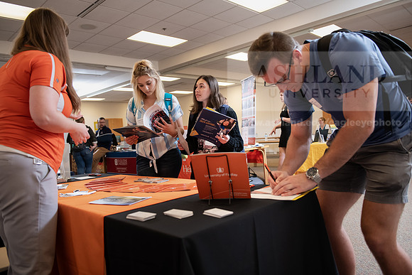CareerGradFair0919ALW_7593