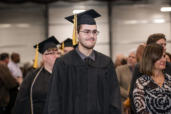 082WIGradProcessional1222ALW_0137