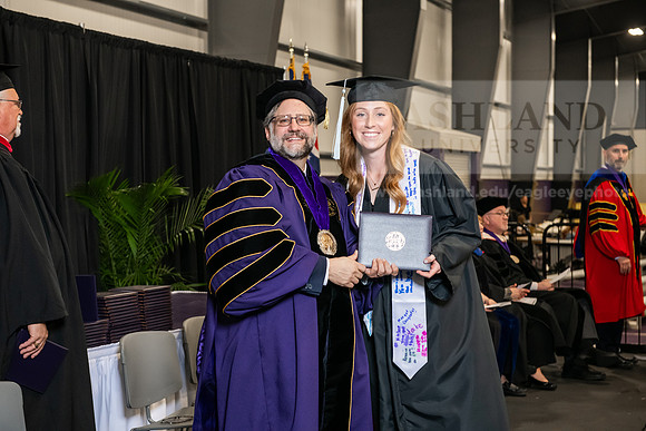 089SPGradBachelorScienceEducation0525AWB_4542