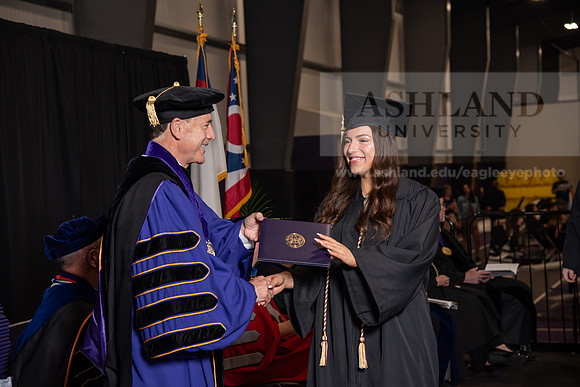 033SpGradBachelorScienceBusiness0524TR_DSC_5376