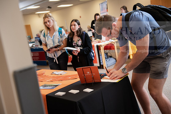 CareerGradFair0919ALW_7587