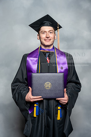029SpGradMasterBusinessAdmin0525AU-Graduation-2025-Andrew-0412