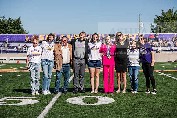 HOCOAUvOHDomFootballGame1024AWB_0768
